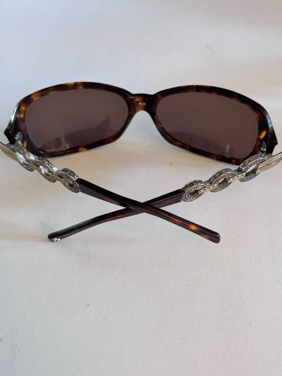 Brighton Women’s Central Park Signature Silver Tortoise Sunglasses Frames & Case main image 14